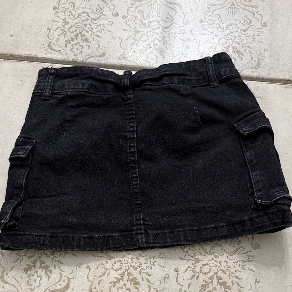 Black Mini Cargo Skirt with Pockets - Picture 2 of 2